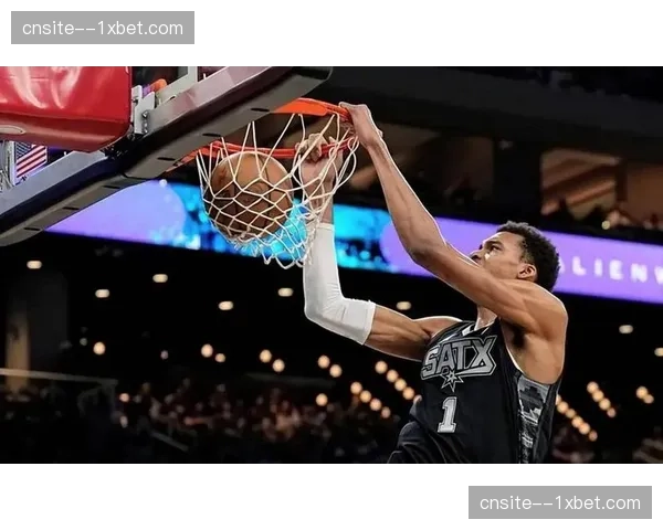 马刺阵容深度出色 八人场均得分上双支撑高效进攻