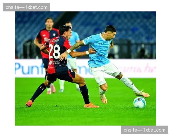 拉齐奥中场传递寻找得分机会，下半场控球战术调整见效